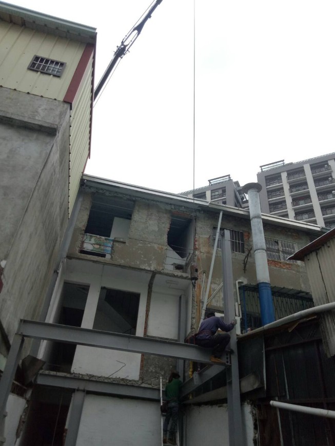 台中大肚區鐵皮屋漏水, 台中大肚區鐵皮屋翻修, 台中大肚區鐵皮屋鏽蝕, 台中大肚區鐵屋施工, 台中大肚區鐵屋修繕, 台中大肚區鐵皮屋翻新, 台中大肚區鋼構鐵皮屋, 台中大肚區烤漆浪板, 台中大肚區金屬波浪板, 台中大肚區不鏽鋼浪板